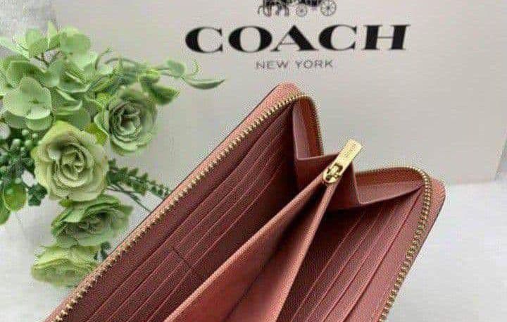 新品未使用コーチ長財布シグネチャーロングジップフローラル柄レディース送料無料