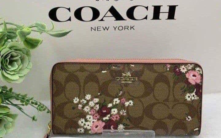 新品未使用コーチ長財布シグネチャーロングジップフローラル柄レディース送料無料