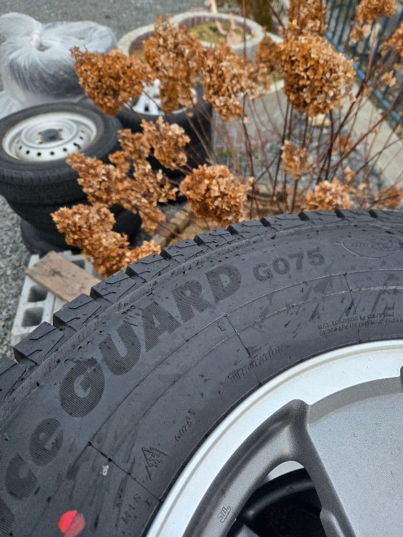 ジープ　ラングラー　スタッドレス　使用少ない　265/70R17