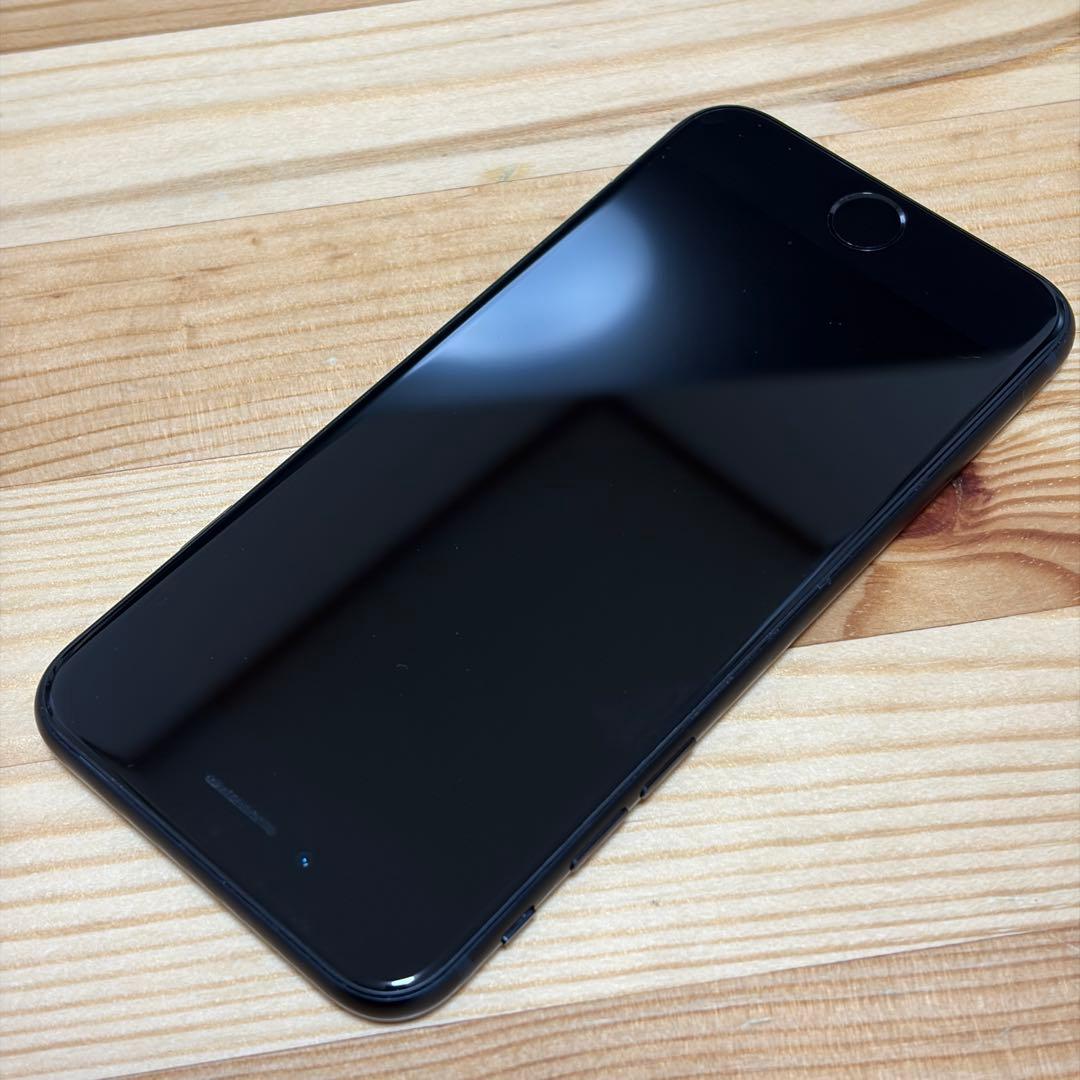 あ*ま様 バッテリー新品　iPhoneSE第3世代64GB SIMフリー　美品