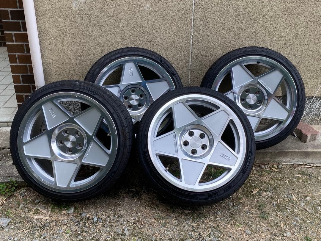 美品 3SDM 0.05 18インチ タイヤホイールセット