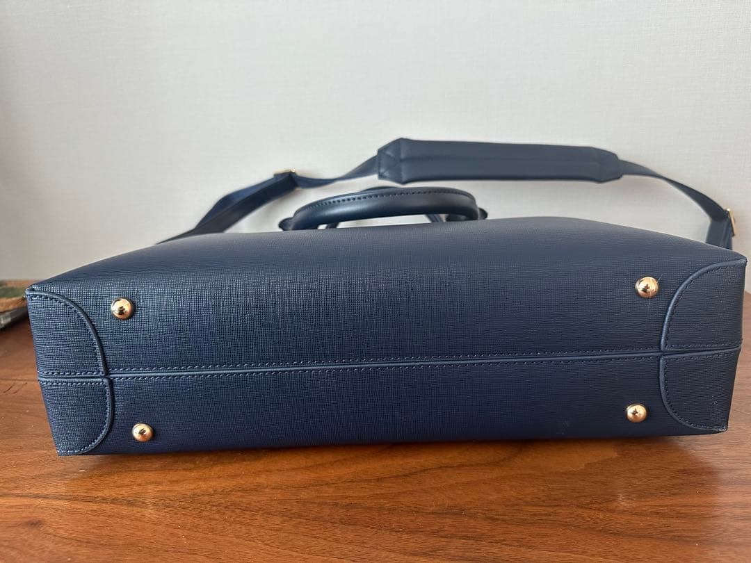 【美品】目々澤鞄 ビジネスバッグ／1度使用・定価15,950円　ネイビー合成皮革