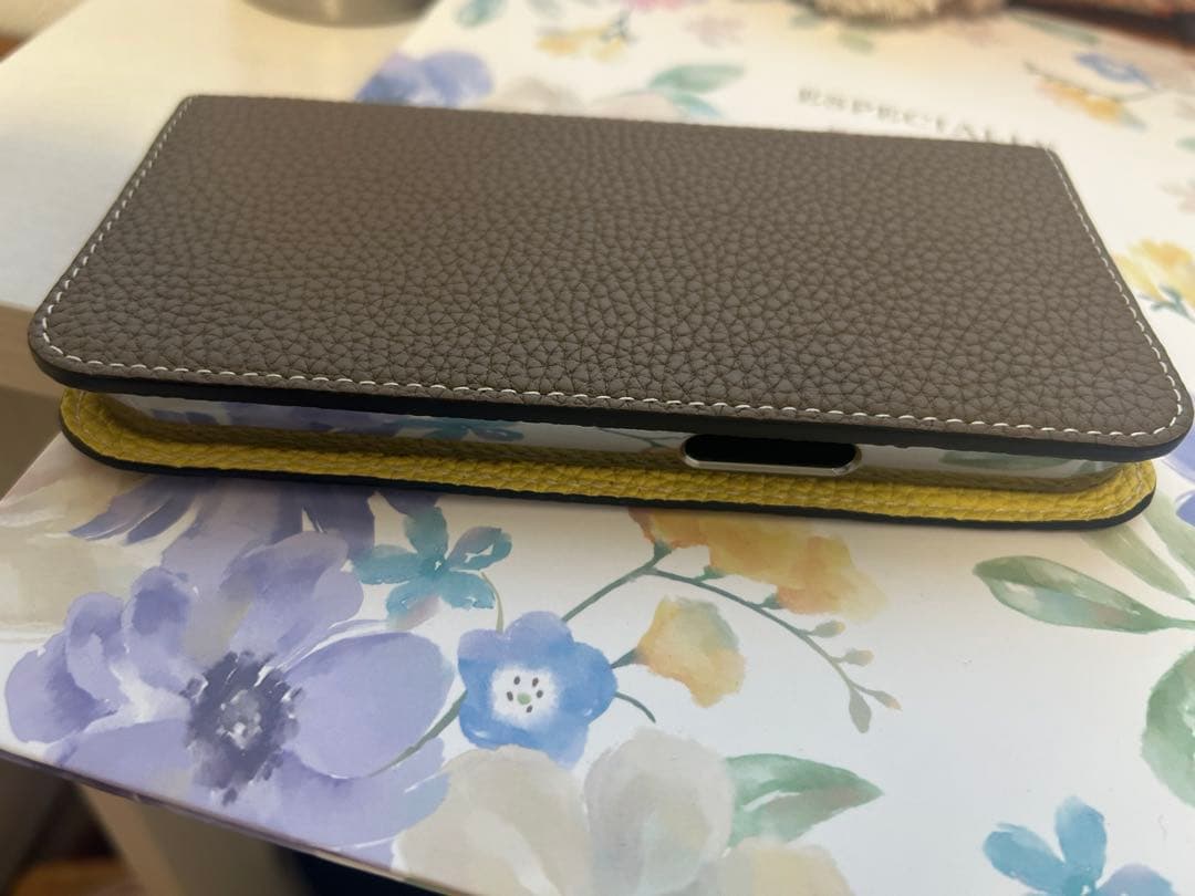 【美品】ボナベンチュラ　iPhone14ケース