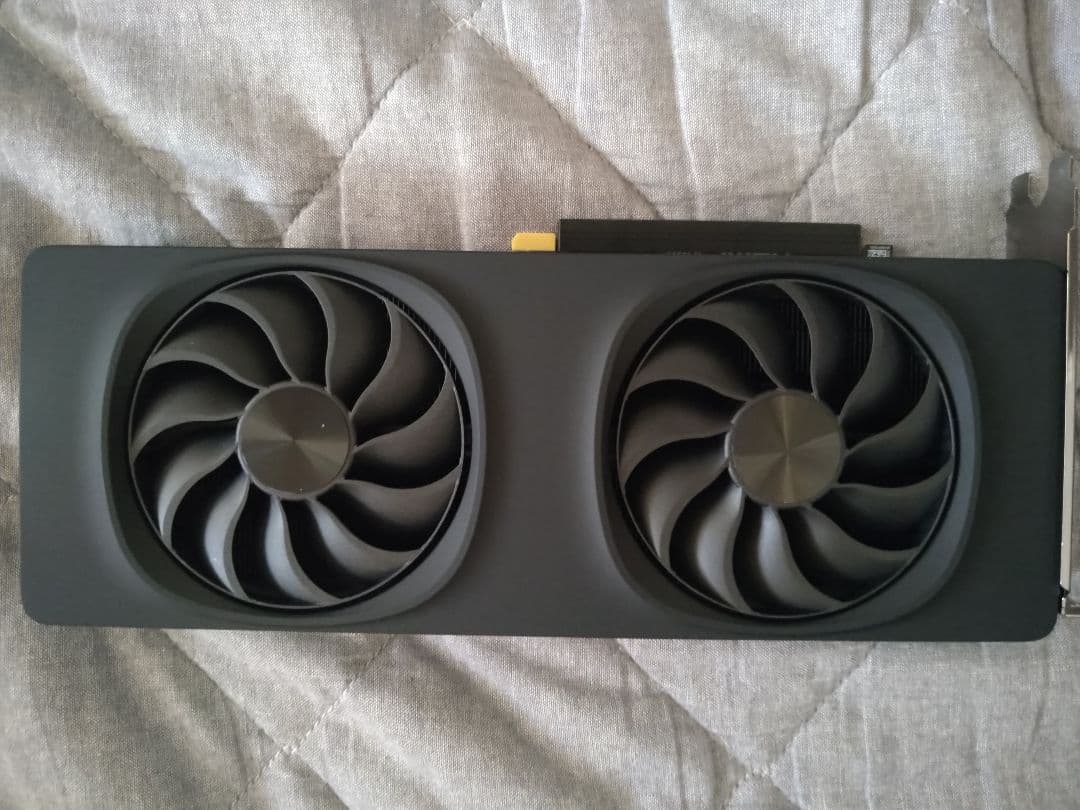 Intel ARC B580 グラフィックカード