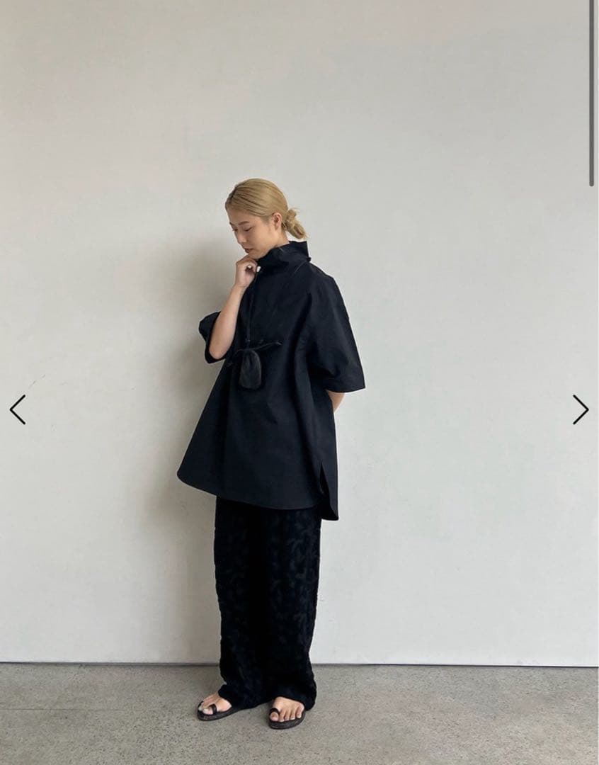 アンヌーク　anuke Highneck Over Blouse ブラック