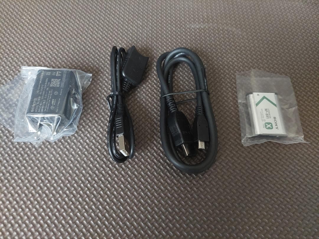 にゃっぴです。未使用　SONY ビデオカメラ　HDR-CX470