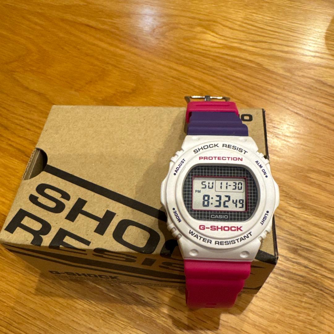 G-SHOCK デジタル腕時計 ホワイト/ピンク