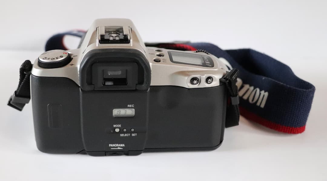 Canon NEW EOS Kiss ズームレンズセット　フィルムカメラ