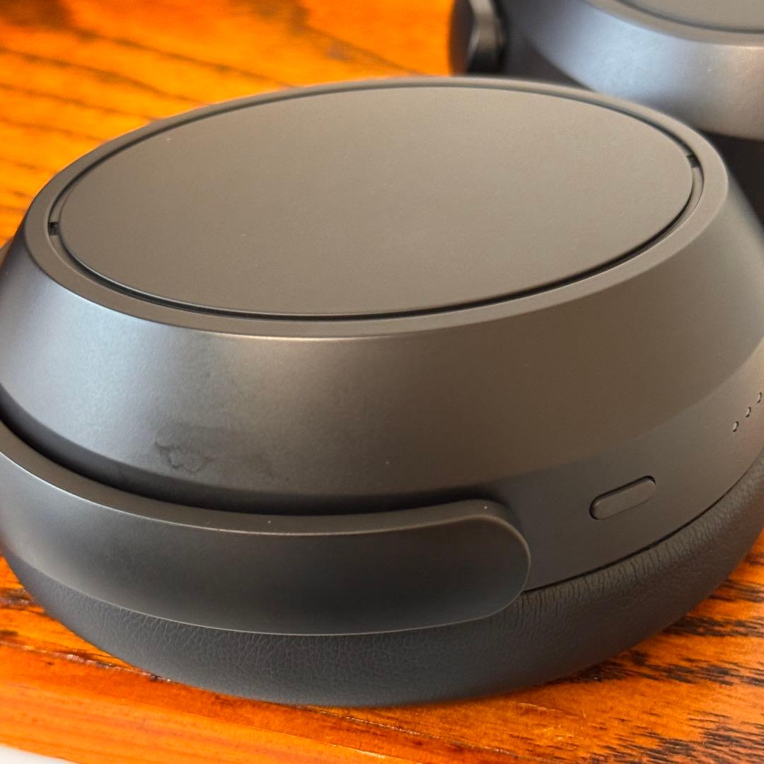 ゼンハイザーのワイヤレスヘッドホンMomentum 4 Wirelessブラック