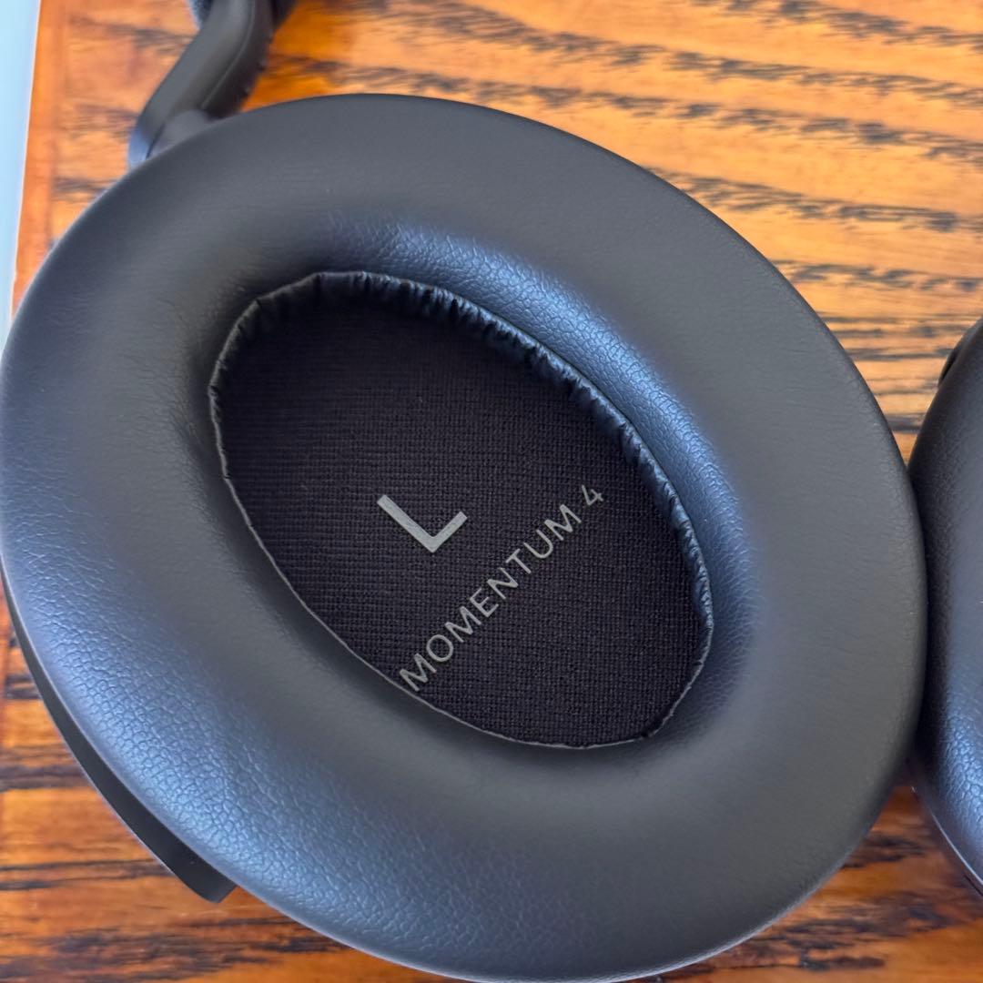 ゼンハイザーのワイヤレスヘッドホンMomentum 4 Wirelessブラック