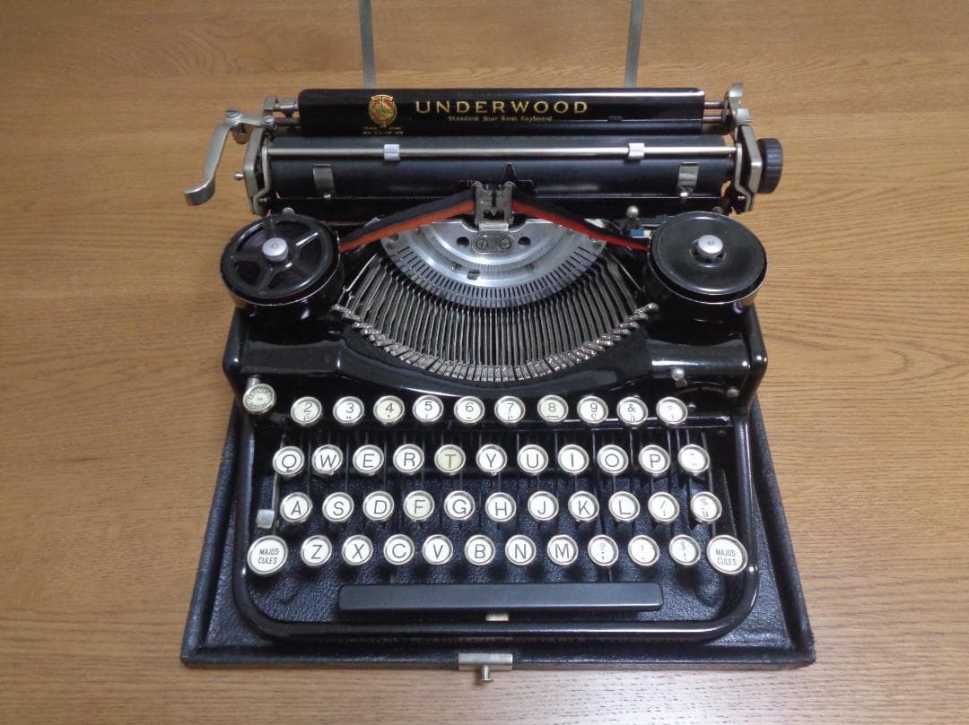 実働品　UNDERWOOD FOUR BANK タイプライター　ヴァイオレット