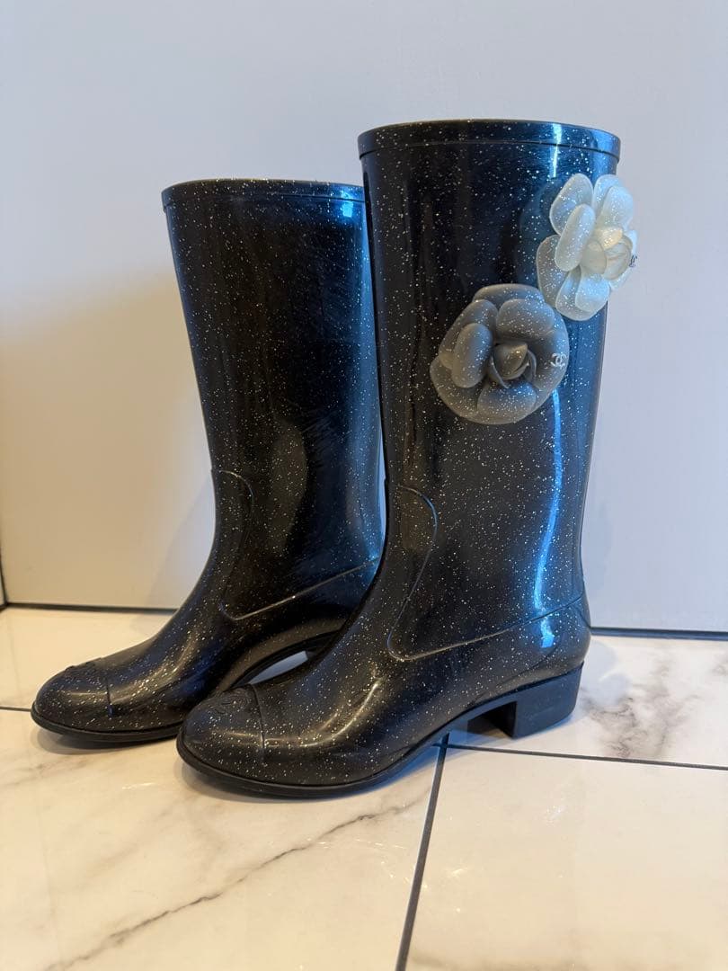 CHANEL × レインブーツ