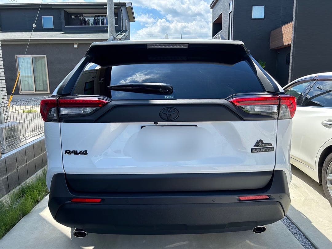 rav4 純正リアガーニッシュ　ラプターライナー塗装　新車外し　送料込み