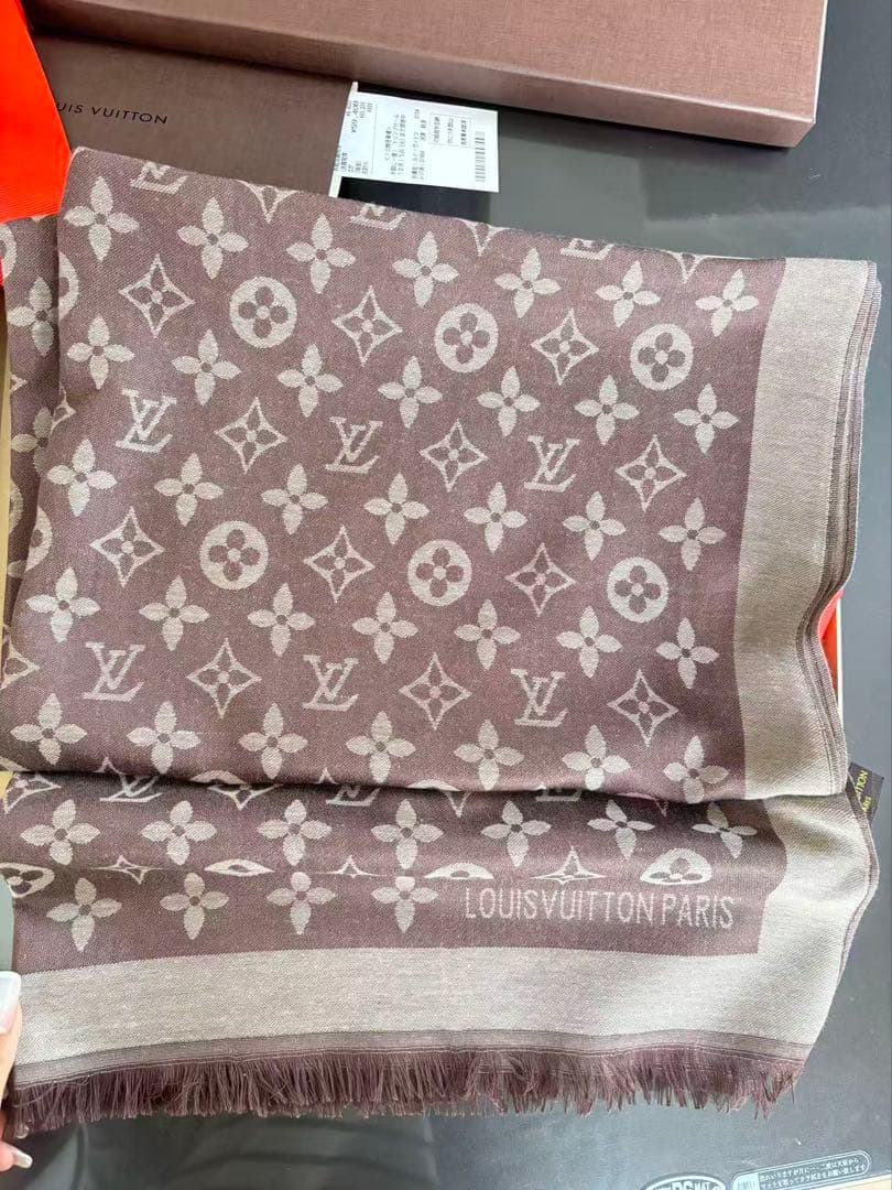 Louis Vuittonロゴマフラー ノベルティ品