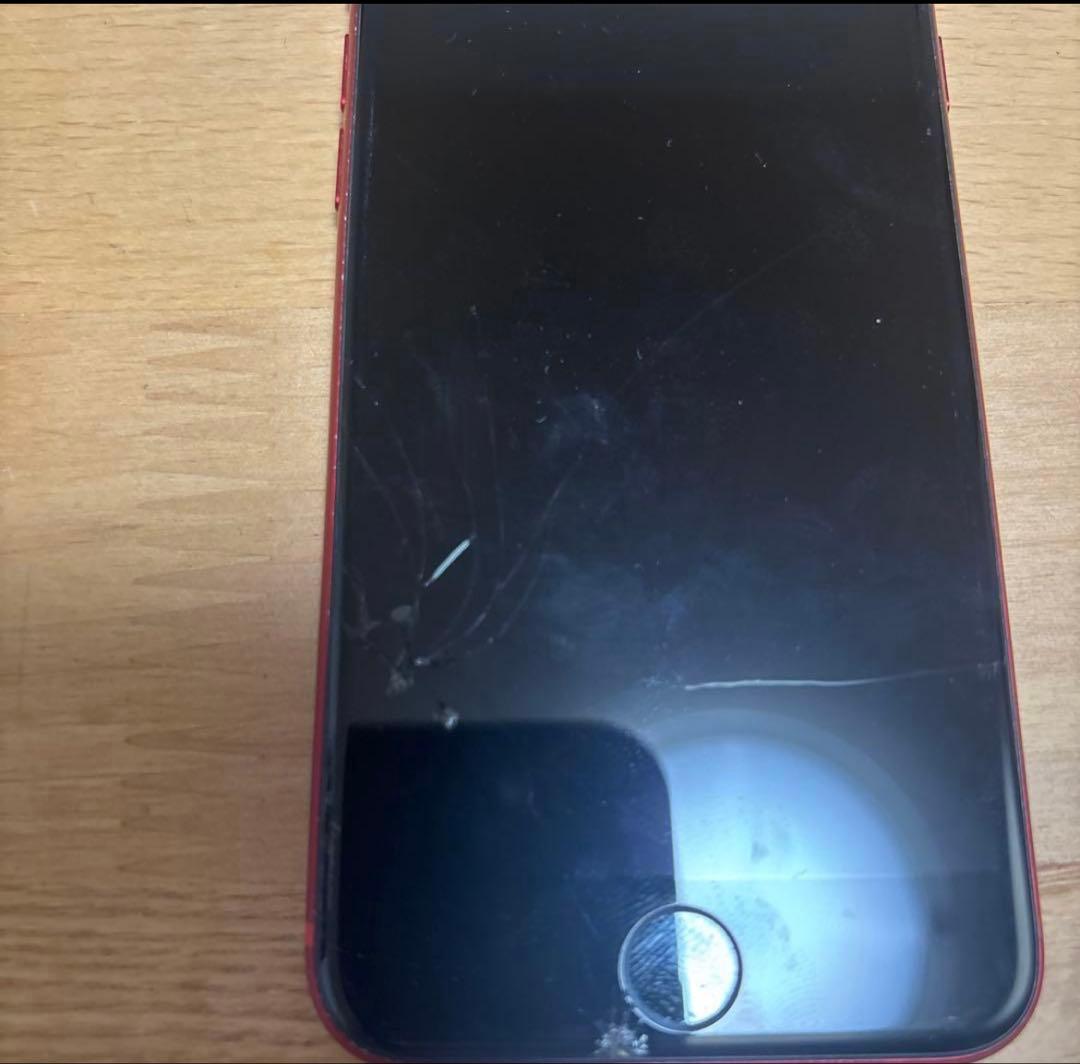 Apple iPhone 8 (赤) 画面にひびあり