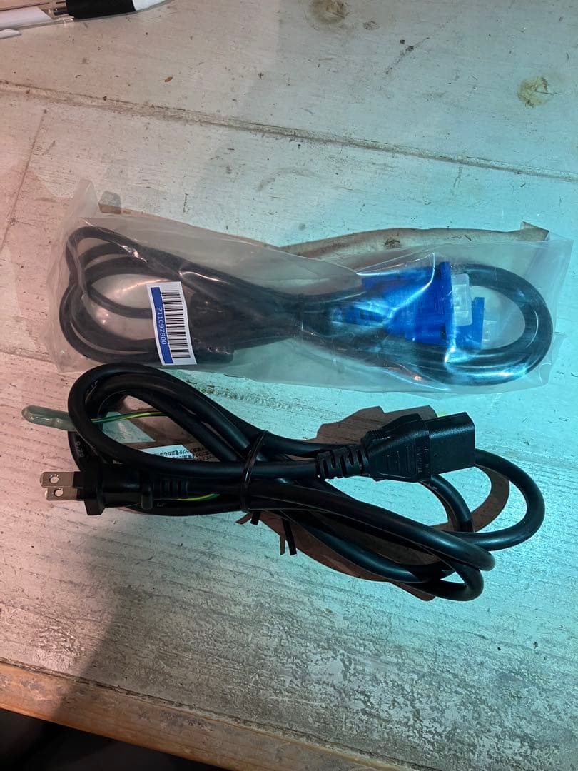 EPSON EB-S05 プロジェクター通電確認