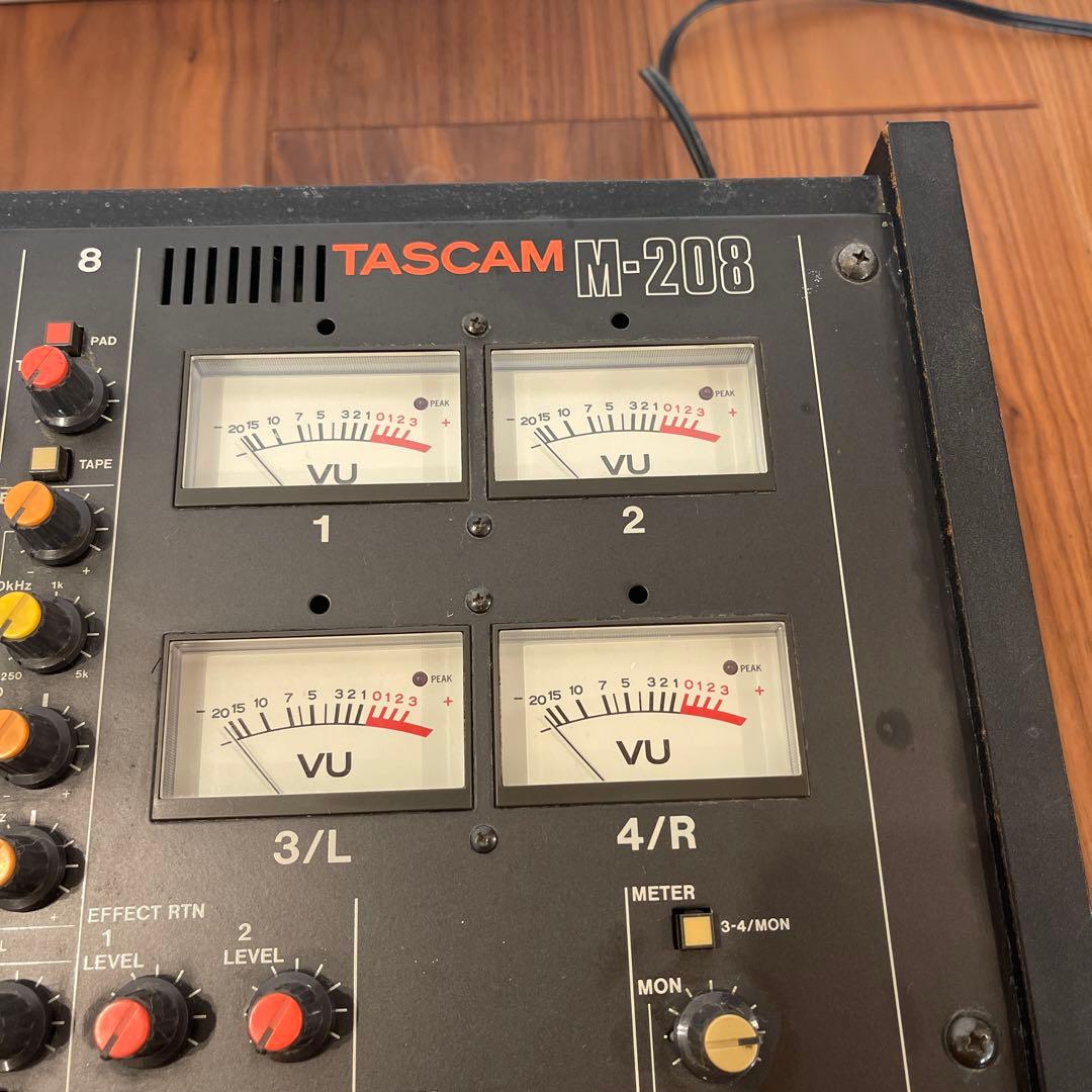 TASCAM M-208 アナログミキサー｜通電・メーター動作確認済／現状品
