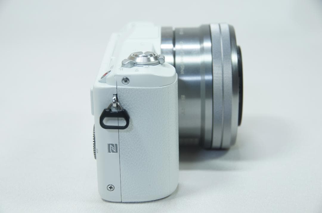 【極美品】 SONY α5100 ホワイト シャッター数3660回 【返品保証】