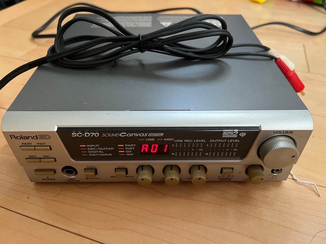 Roland SC-D70 （SC-8820相当MIDI音源 + PCM音源）