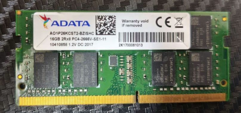 15 ADATA 16GB DDR4 メモリー A01P2RX8C73-825S