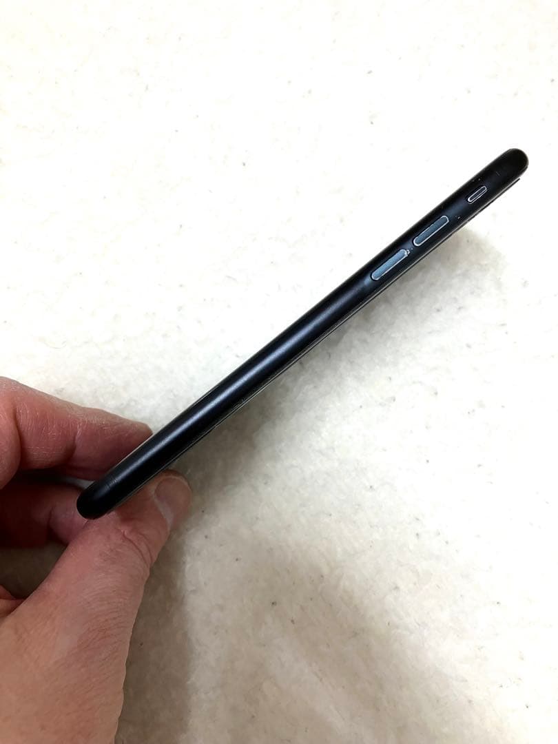 【第2世代】iPhoneSE 64GB ブラック MHGP3J/A SIMフリー