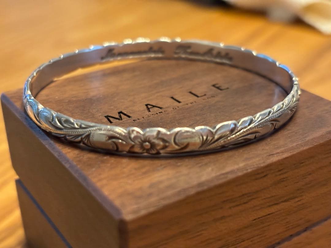 ワイレア　ハワイアンジュエリー　クローズドバングル