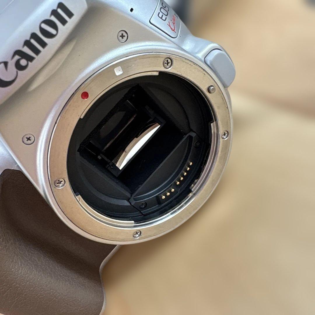 Canon EOS Kiss X10 レンズキット　シルバー