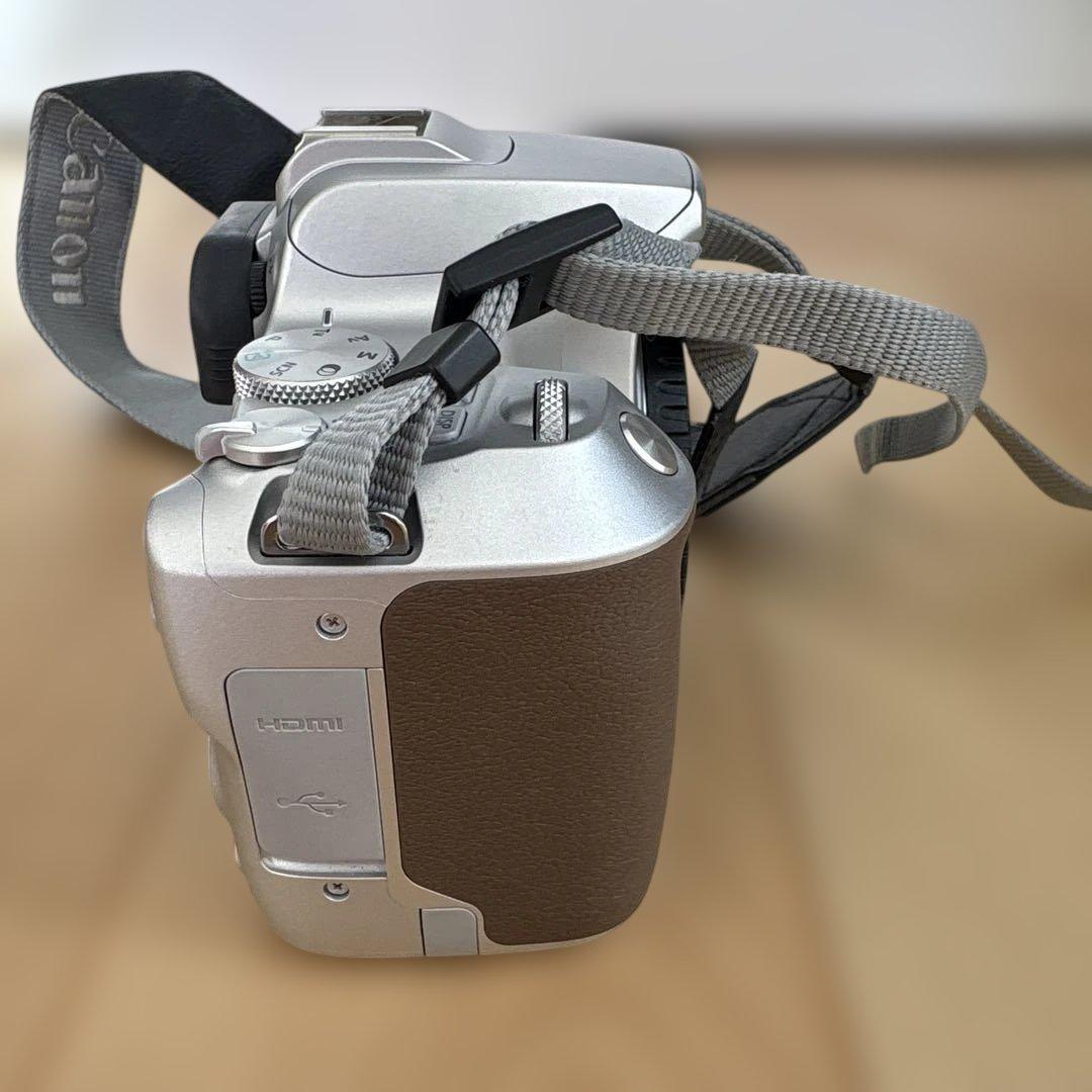 Canon EOS Kiss X10 レンズキット　シルバー