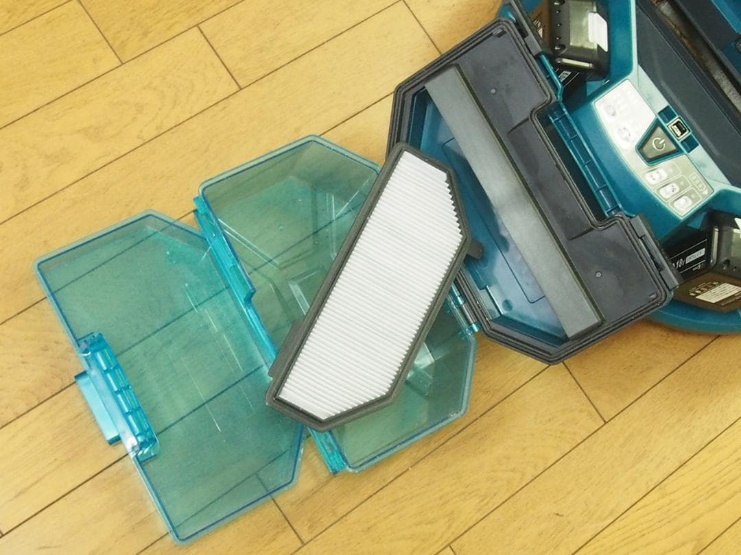 美品！マキタ　ロボット掃除機 RC200D （23年製）