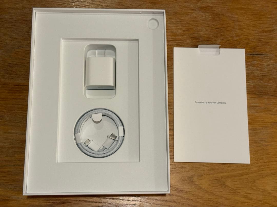 極美品 iPad 第10世代 64GB Wi-Fiモデル シルバー