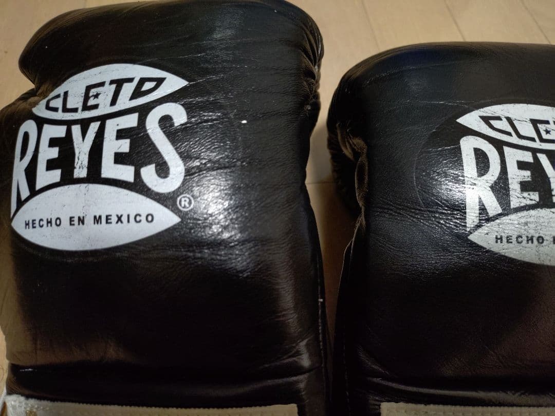 Cleto Reyes ボクシンググローブ