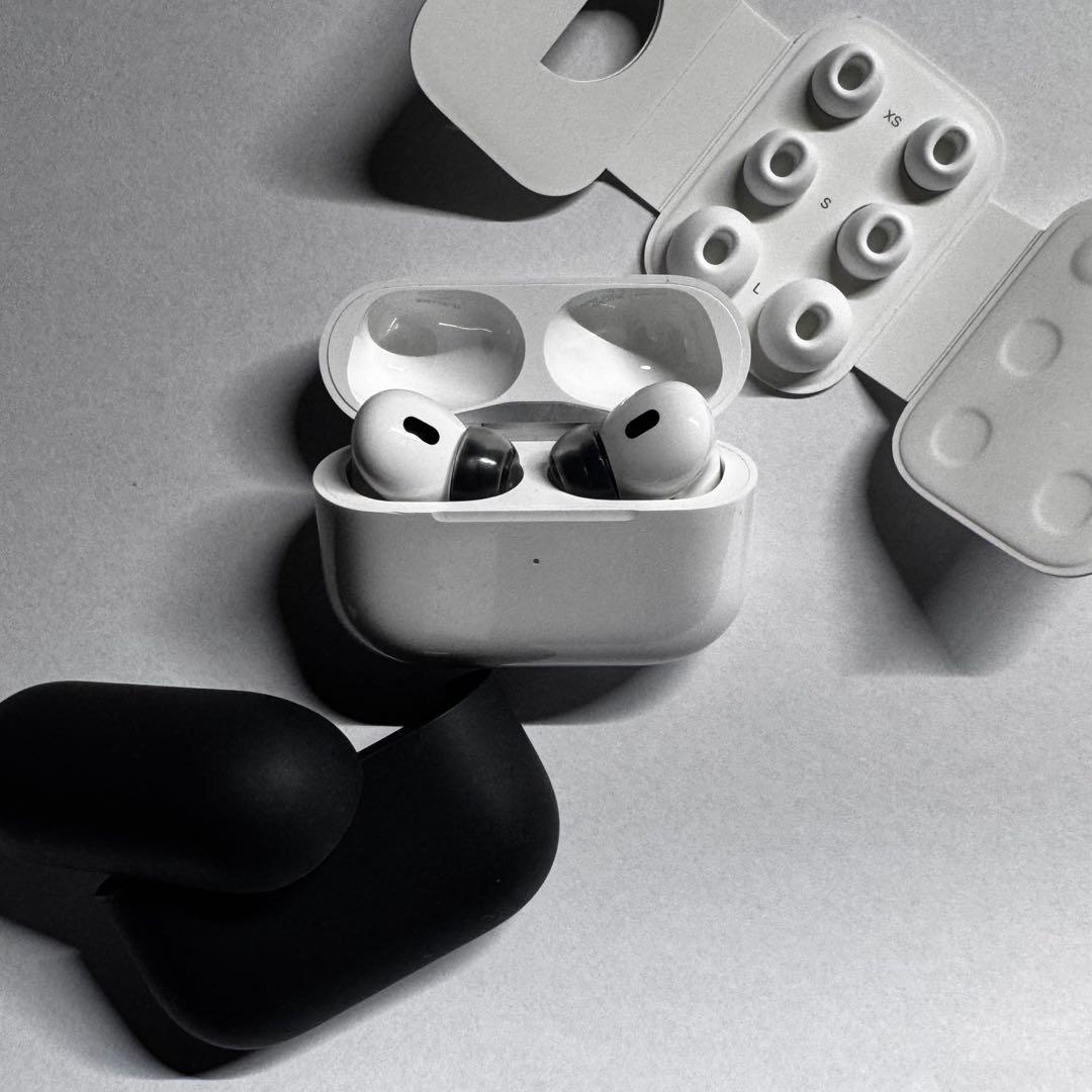 AirPods Pro 2（USB-Cモデル）+AZLAイヤーチップ＆黒ケース付