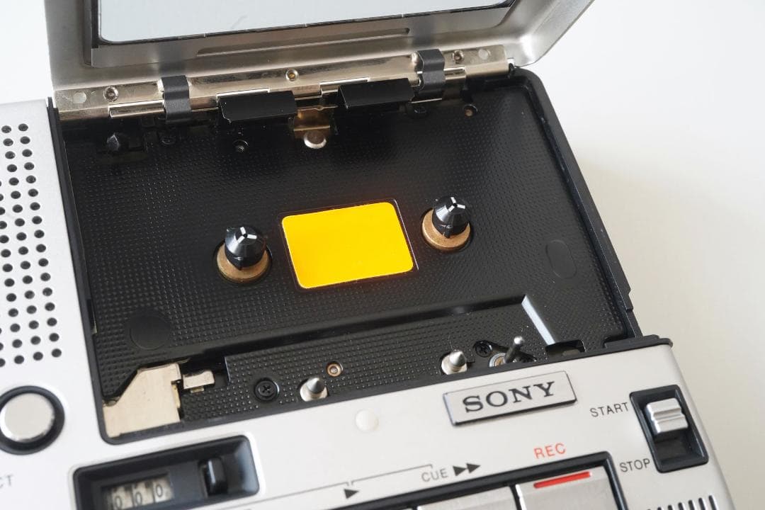 美品・整備品 SONY カセットレコーダー TC-1100 ケース付き・動作品