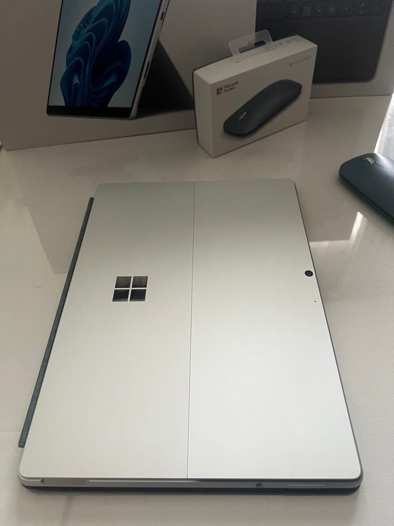 極美品Surface Pro8/8GB/256GB+純正キーボード+純正マウス