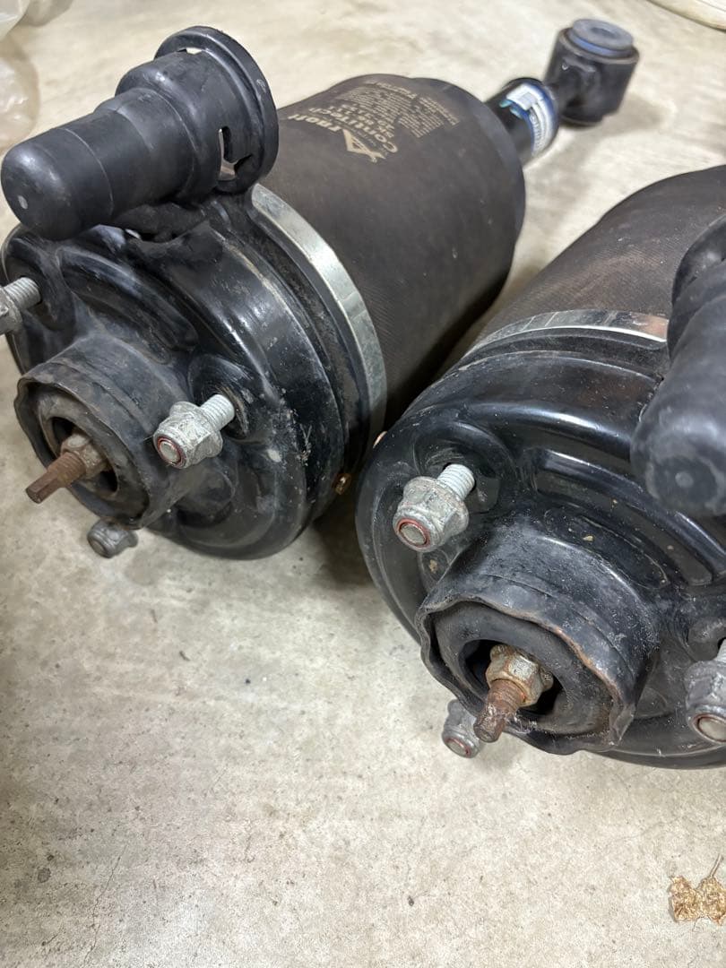 リンカーンナビゲーター　05’ 06' フロント　エアサス　左右セット　社外品