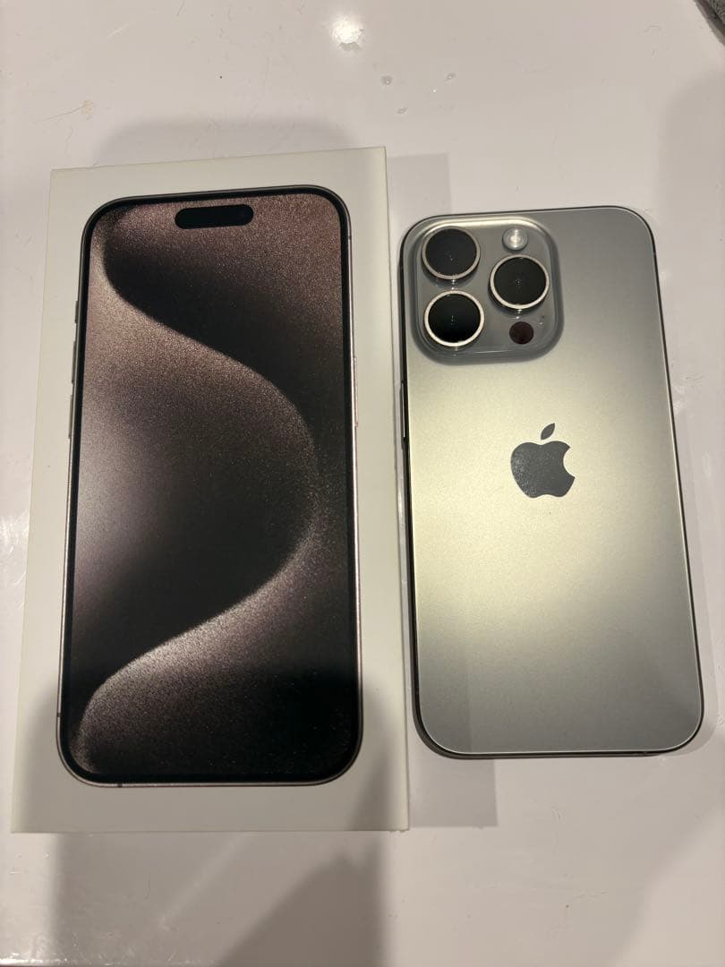 Apple iPhone15 Pro シルバー 本体 128G