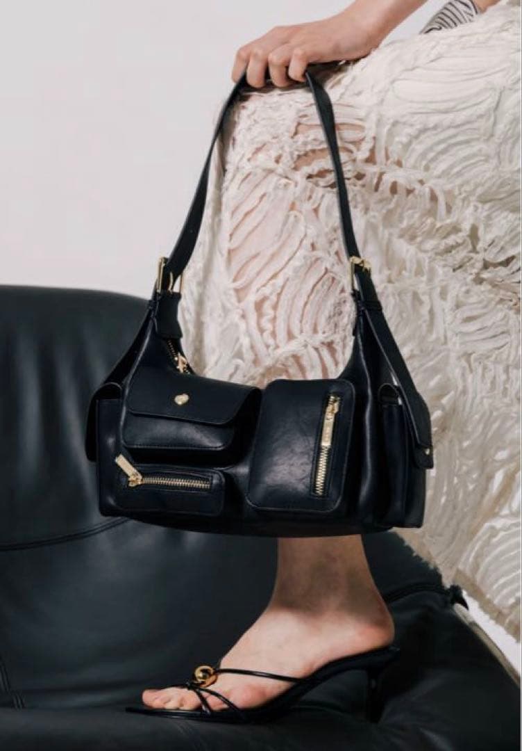 バッグ thetoe Brick multi pocket bag black