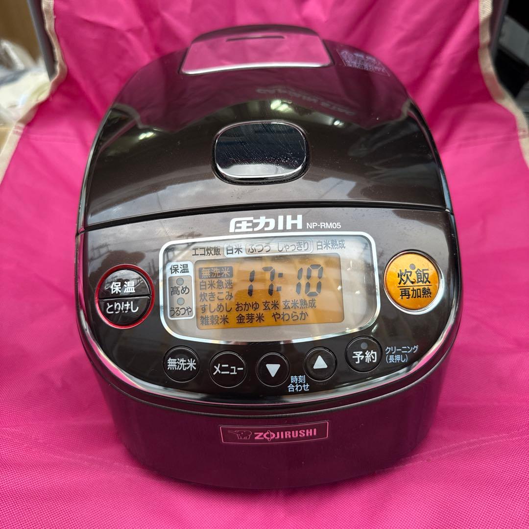 極美品！象印 炊飯器3合圧力IH式極め炊き黒まる厚釜 保温ブラウンNP-RM05