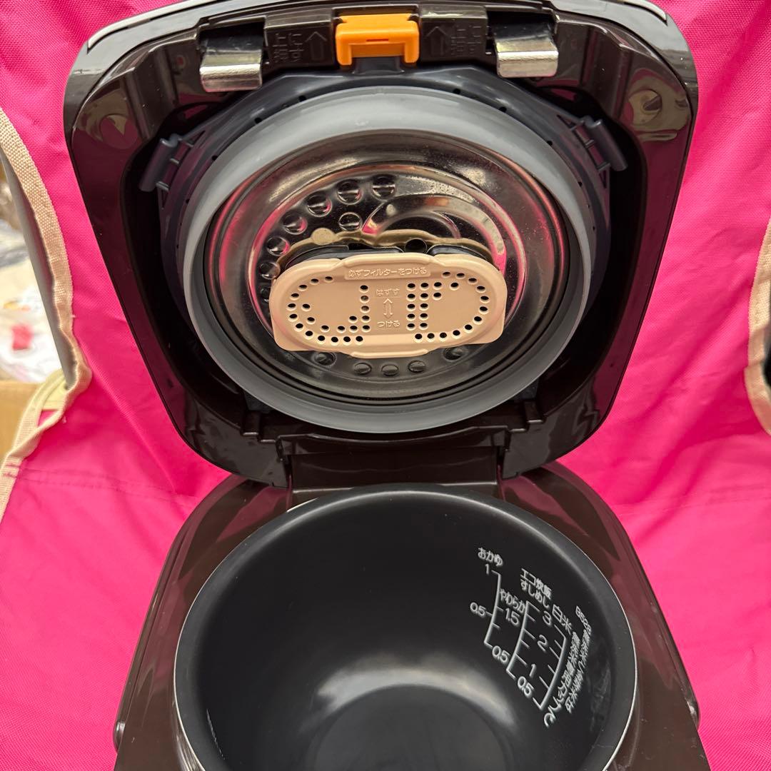 極美品！象印 炊飯器3合圧力IH式極め炊き黒まる厚釜 保温ブラウンNP-RM05