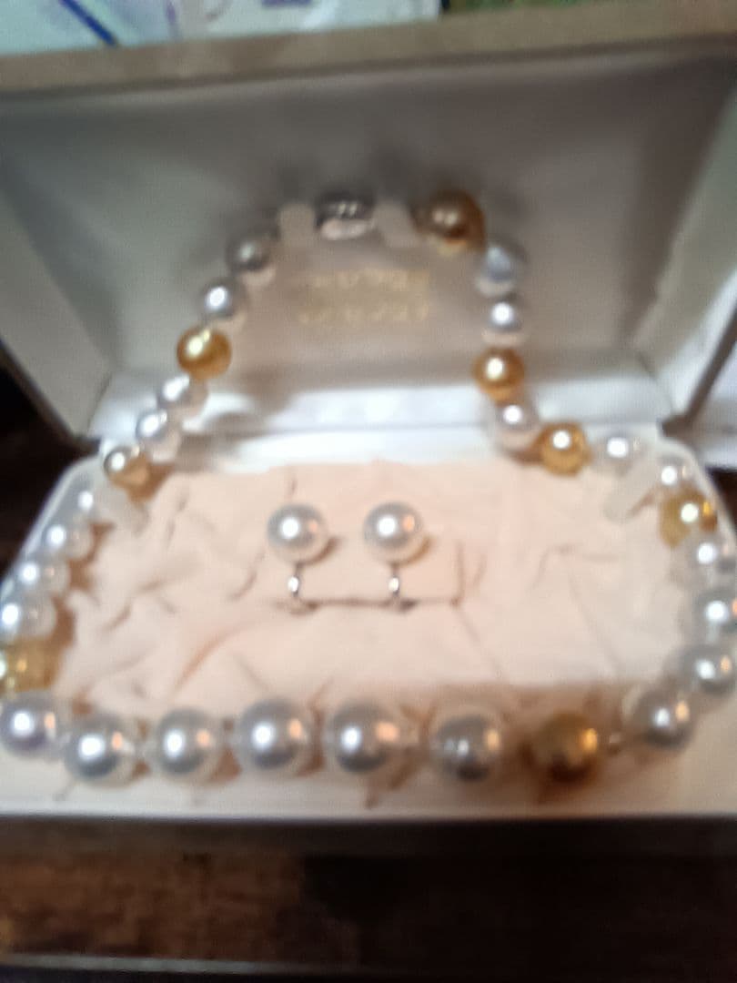 シルバー留め具ホワイトゴールドパールネックレスとK10WGイヤリングセット