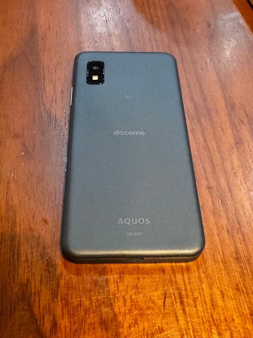 docomo AQUOS wish3 本体 ブラック