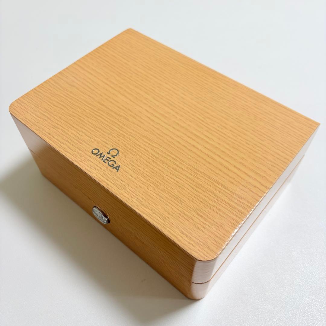 美品　オメガ　腕時計　ウォッチ　ケース　空箱　木目調　現行品