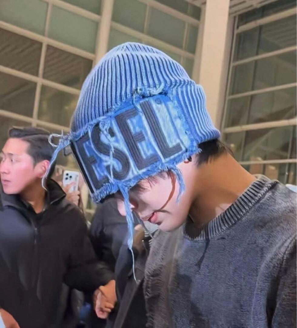 DIESEL ネイビー ニット帽 フリンジデザイン