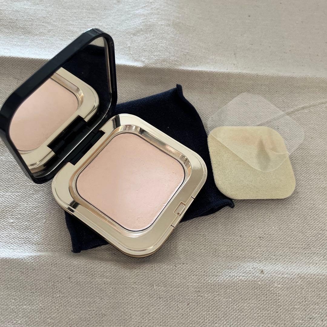 クレドポー プードルコンパクト エサンシエル　n