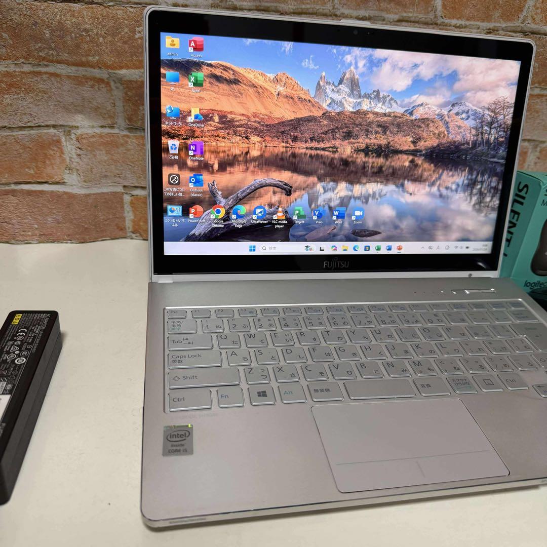 富士通タッチノートPC 2K画面 Corei5 SSDサクサク起動　Win11