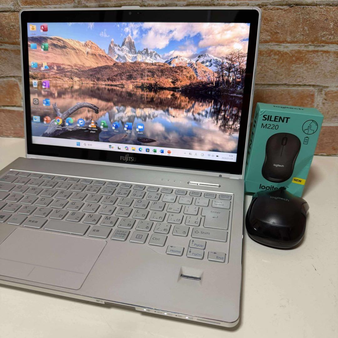 富士通タッチノートPC 2K画面 Corei5 SSDサクサク起動　Win11