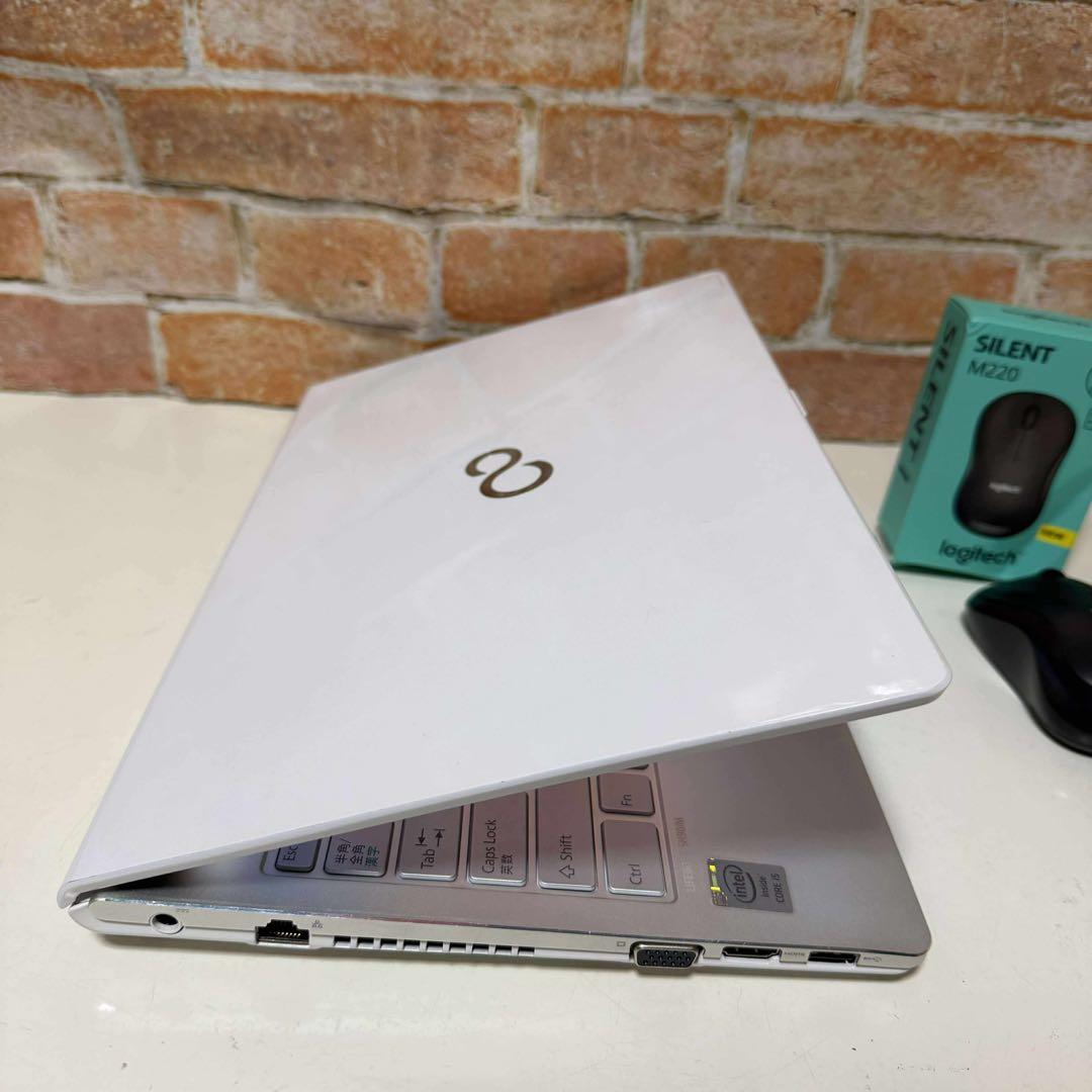 富士通タッチノートPC 2K画面 Corei5 SSDサクサク起動　Win11