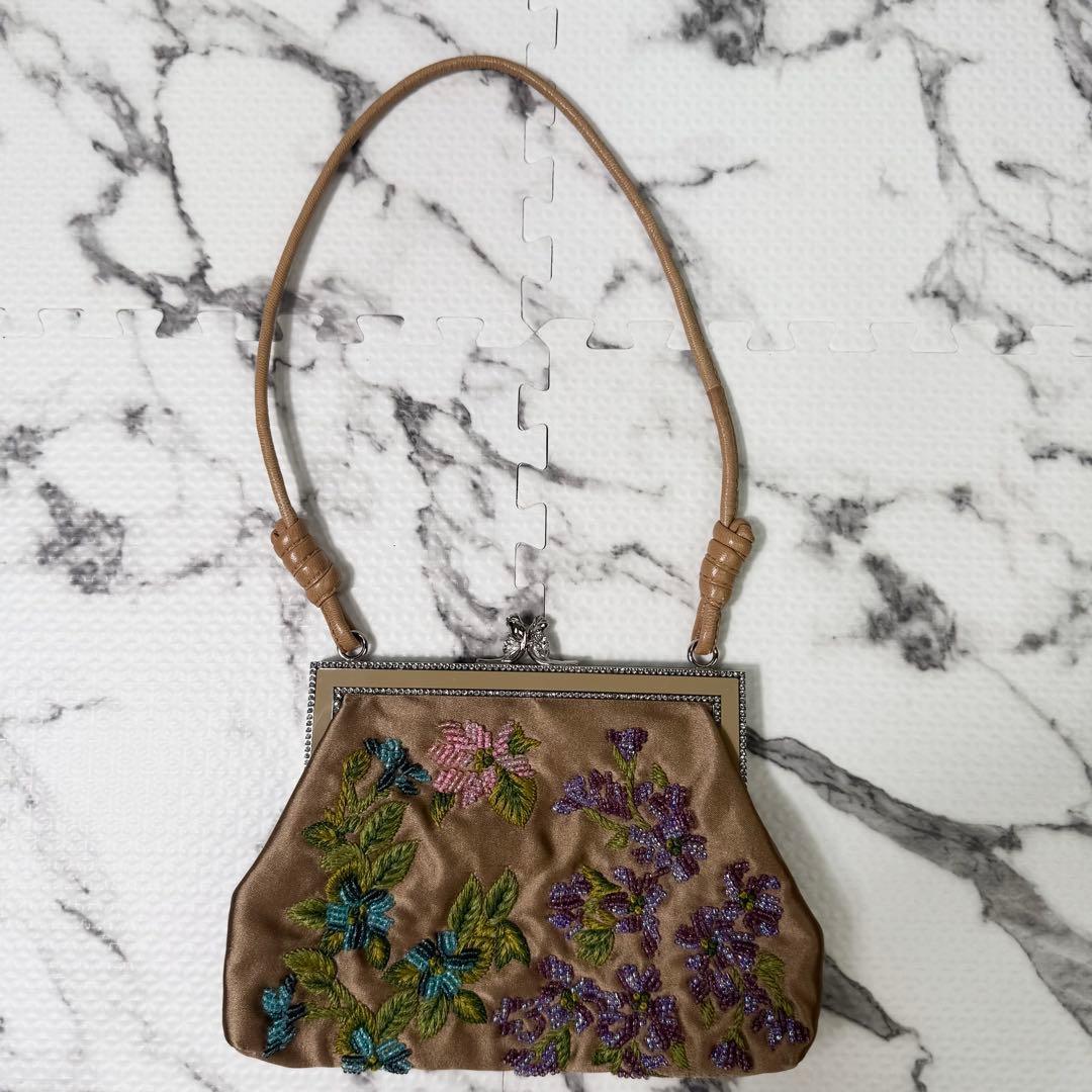 極美品◎ ヴァレンティノガラヴァーニ　パーティーバッグ　サテン生地　花柄刺繍