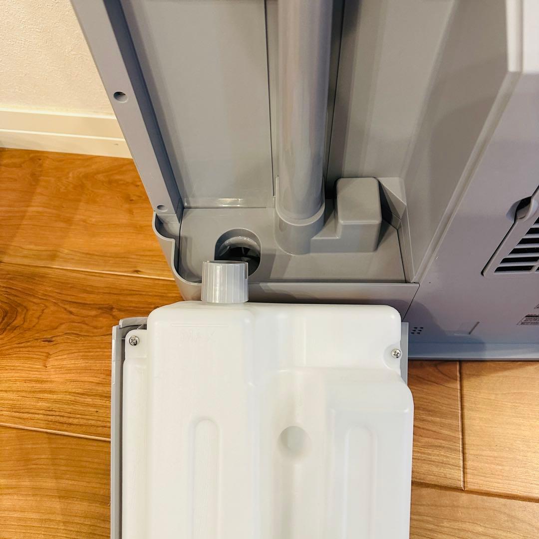 スリーアップ CH-T2261GY セラミックヒーター 2022年製