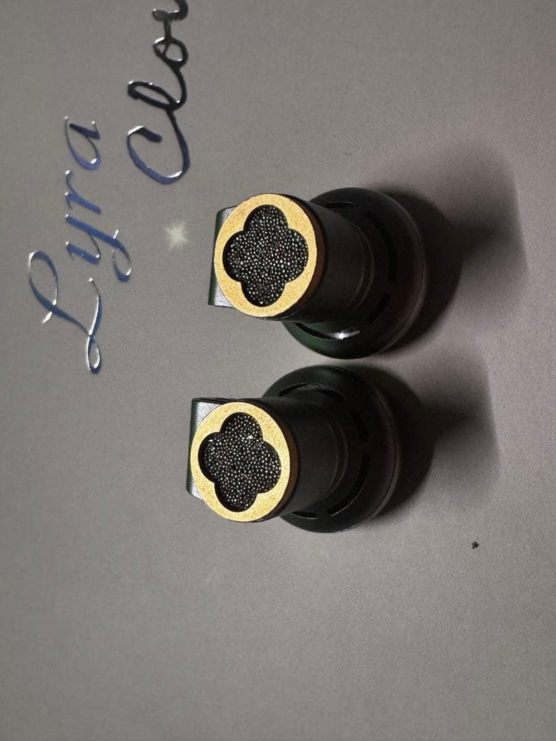 astrotec Lyra Clover リケーブル可能イヤホン 専用ケース付き